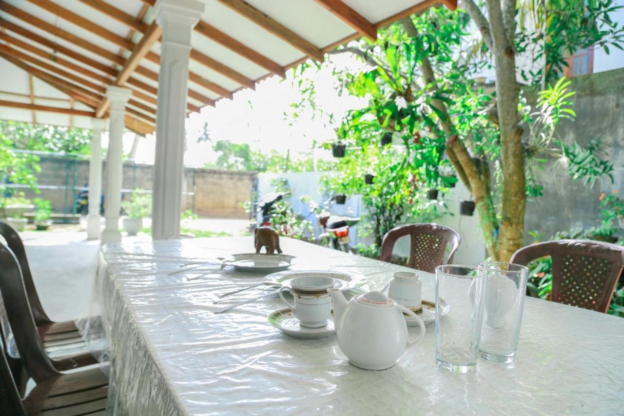 Hansi Resort Mirissa Extérieur photo