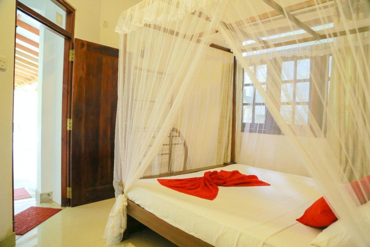 Hansi Resort Mirissa Extérieur photo